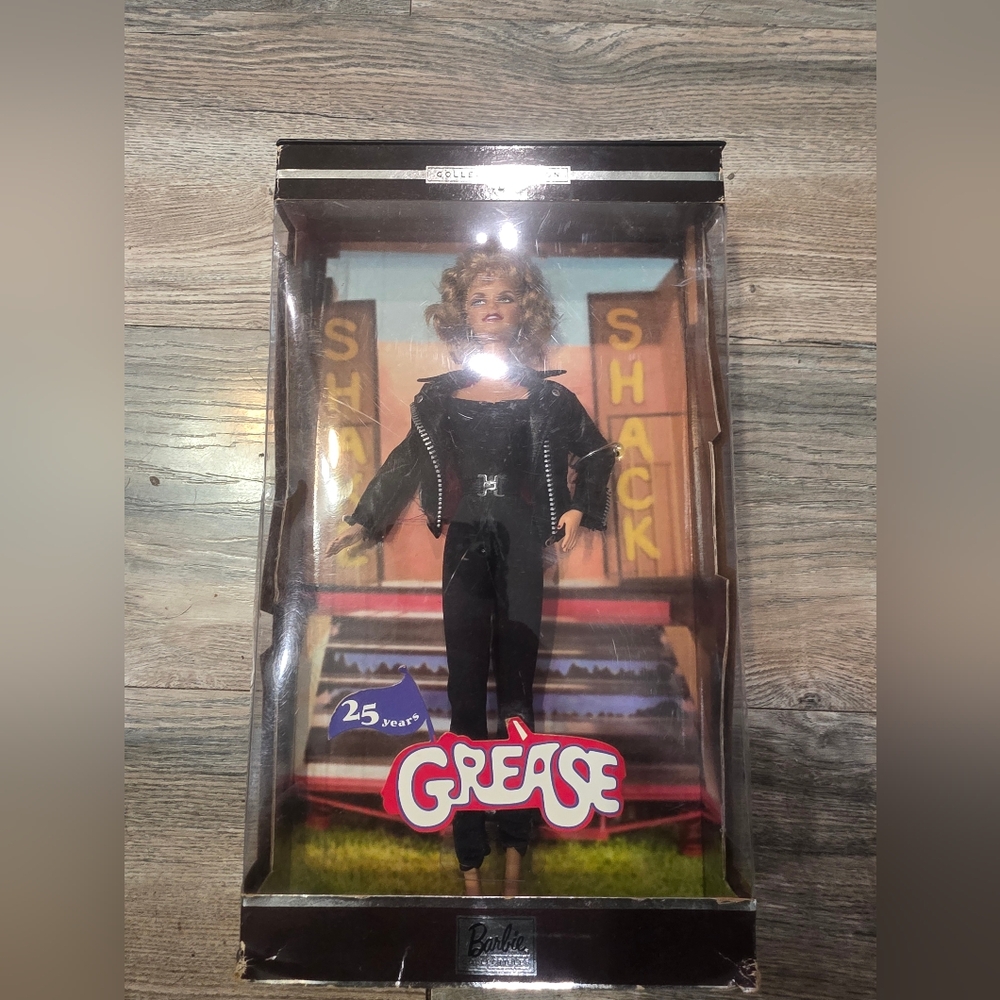 Barbie Grease 25th Anniversary Doll - Picture 3 of 8